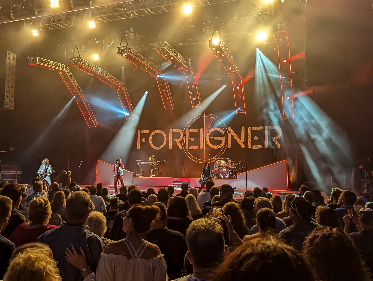 Foreigner in concert